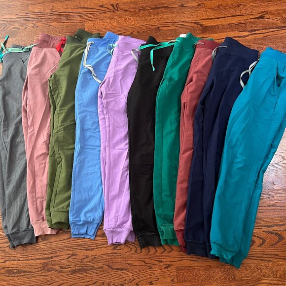Figs Scrub Joggers - Small/Tall - Picture 1 of 2
